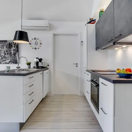 Todorka - 800m From The Sea By Interhome *